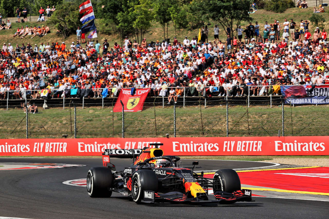 GP UNGHERIA, Max Verstappen (NLD) Red Bull Racing RB16B.
01.08.2021. Formula 1 World Championship, Rd 11, Hungarian Grand Prix, Budapest, Hungary, Gara Day.
- www.xpbimages.com, EMail: requests@xpbimages.com © Copyright: Batchelor / XPB Images