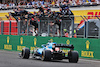 GP UNGHERIA, Fernando Alonso (ESP) Alpine F1 Team A521 passes his celebrating team at the end of the race.
01.08.2021. Formula 1 World Championship, Rd 11, Hungarian Grand Prix, Budapest, Hungary, Gara Day.
- www.xpbimages.com, EMail: requests@xpbimages.com © Copyright: Batchelor / XPB Images