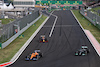 GP UNGHERIA, Daniel Ricciardo (AUS) McLaren MCL35M davanti a Lewis Hamilton (GBR) Mercedes AMG F1 W12 e Max Verstappen (NLD) Red Bull Racing RB16B.
01.08.2021. Formula 1 World Championship, Rd 11, Hungarian Grand Prix, Budapest, Hungary, Gara Day.
- www.xpbimages.com, EMail: requests@xpbimages.com © Copyright: Moy / XPB Images