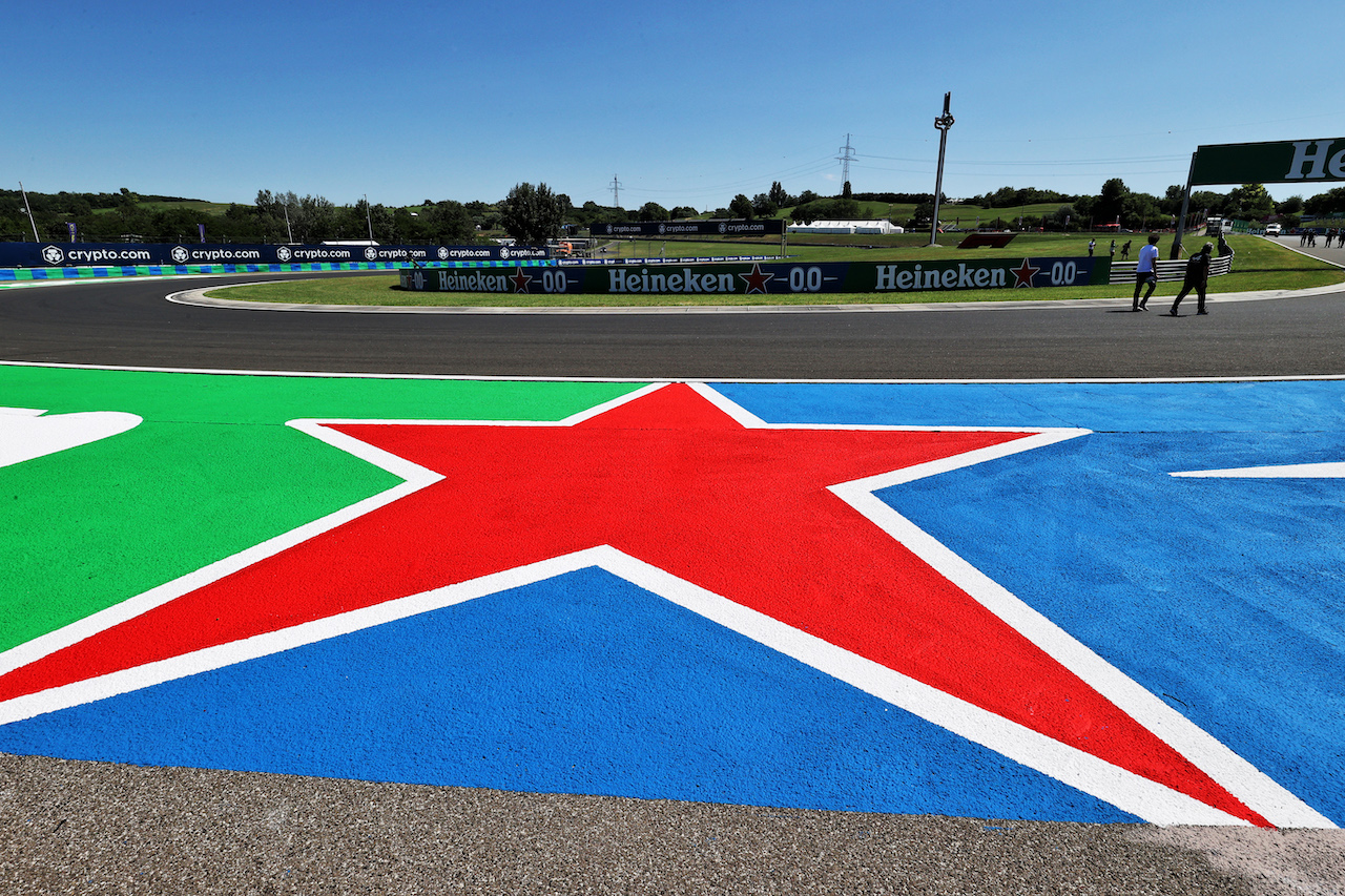 GP UNGHERIA, Circuit Atmosfera - Heinken track branding.
29.07.2021. Formula 1 World Championship, Rd 11, Hungarian Grand Prix, Budapest, Hungary, Preparation Day.
- www.xpbimages.com, EMail: requests@xpbimages.com © Copyright: Moy / XPB Images