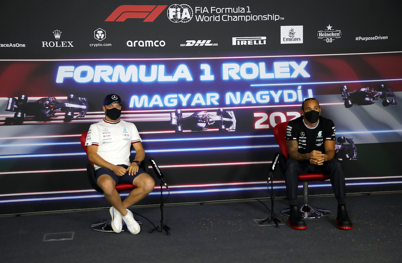 GP UNGHERIA, (L to R): Valtteri Bottas (FIN) Mercedes AMG F1 e Lewis Hamilton (GBR) Mercedes AMG F1 in the FIA Press Conference.
29.07.2021. Formula 1 World Championship, Rd 11, Hungarian Grand Prix, Budapest, Hungary, Preparation Day.
- www.xpbimages.com, EMail: requests@xpbimages.com © Copyright: FIA Pool Image for Editorial Use Only