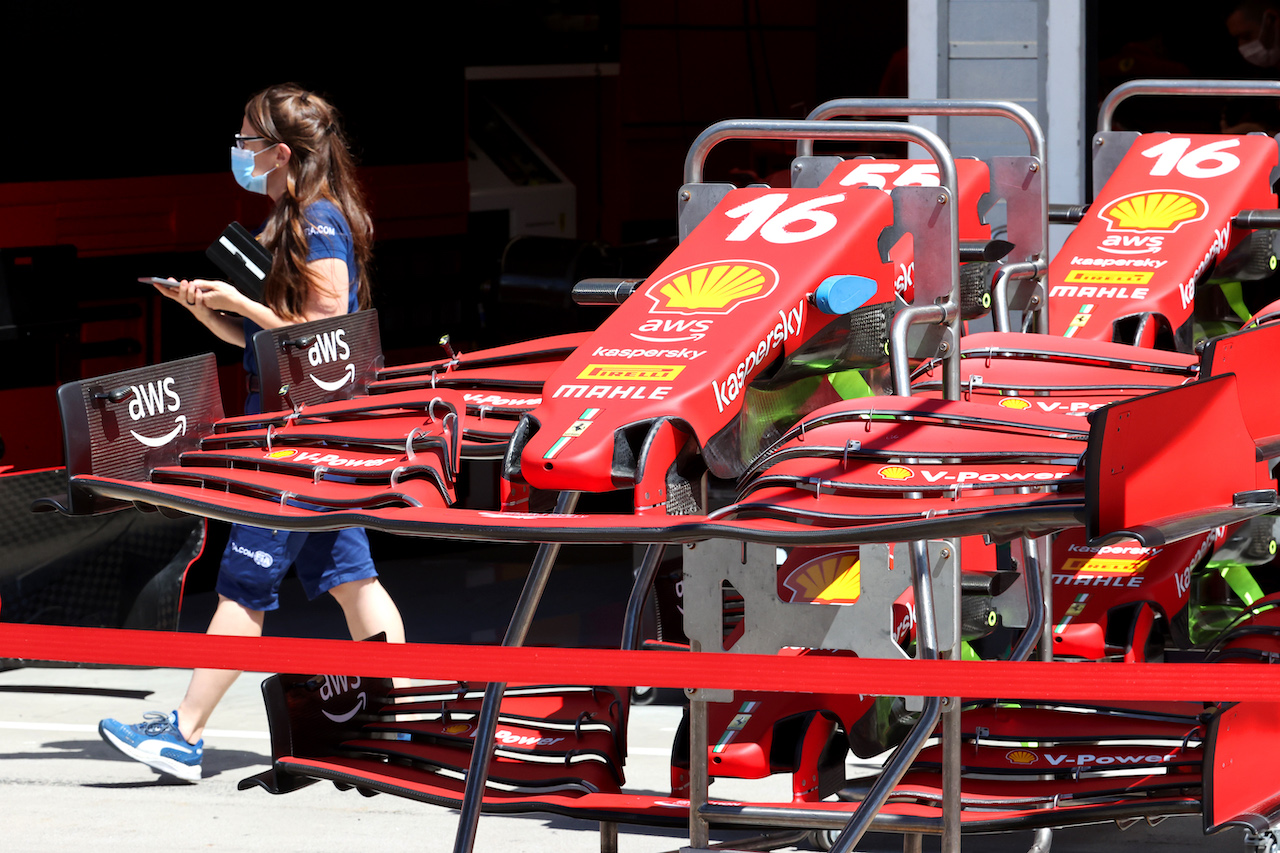 GP UNGHERIA, Ferrari SF-21 front wings.
29.07.2021. Formula 1 World Championship, Rd 11, Hungarian Grand Prix, Budapest, Hungary, Preparation Day.
- www.xpbimages.com, EMail: requests@xpbimages.com © Copyright: Batchelor / XPB Images