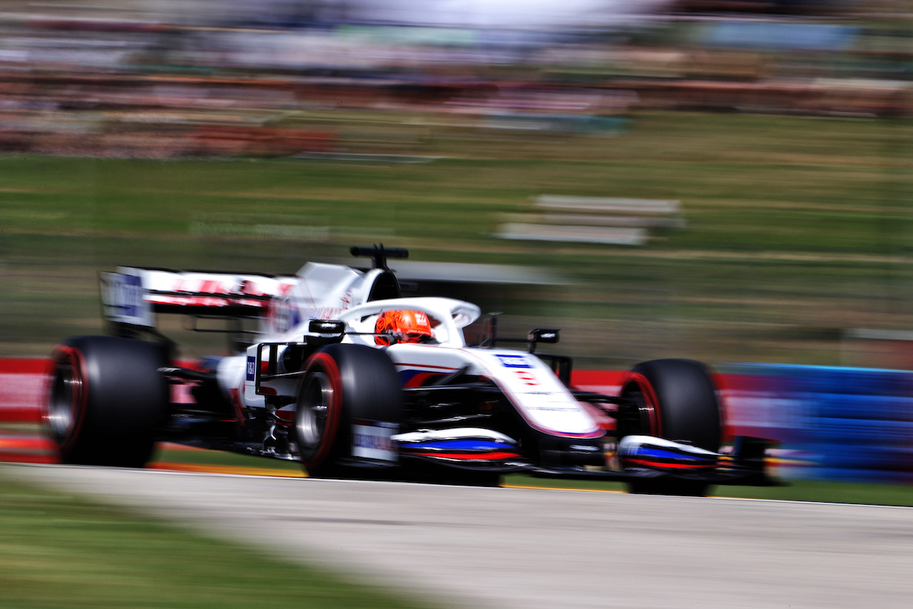 GP UNGHERIA, Nikita Mazepin (RUS) Haas F1 Team VF-21.
31.07.2021. Formula 1 World Championship, Rd 11, Hungarian Grand Prix, Budapest, Hungary, Qualifiche Day.
- www.xpbimages.com, EMail: requests@xpbimages.com © Copyright: Moy / XPB Images
