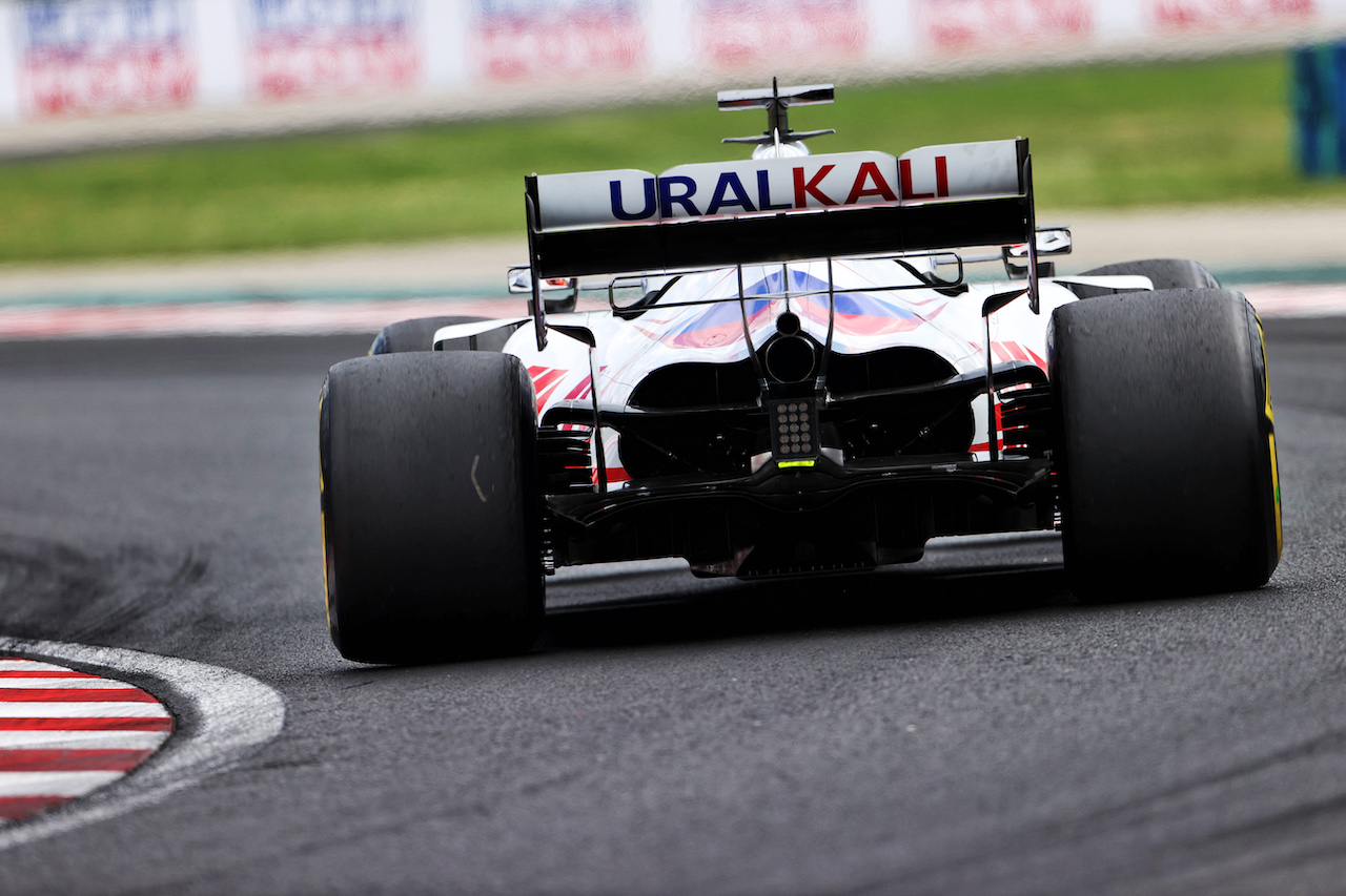 GP UNGHERIA, Nikita Mazepin (RUS) Haas F1 Team VF-21.
31.07.2021. Formula 1 World Championship, Rd 11, Hungarian Grand Prix, Budapest, Hungary, Qualifiche Day.
- www.xpbimages.com, EMail: requests@xpbimages.com © Copyright: Moy / XPB Images