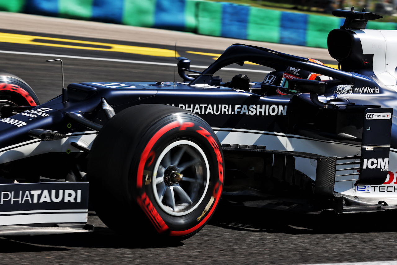 GP UNGHERIA, Yuki Tsunoda (JPN) AlphaTauri AT02.
31.07.2021. Formula 1 World Championship, Rd 11, Hungarian Grand Prix, Budapest, Hungary, Qualifiche Day.
- www.xpbimages.com, EMail: requests@xpbimages.com © Copyright: Batchelor / XPB Images