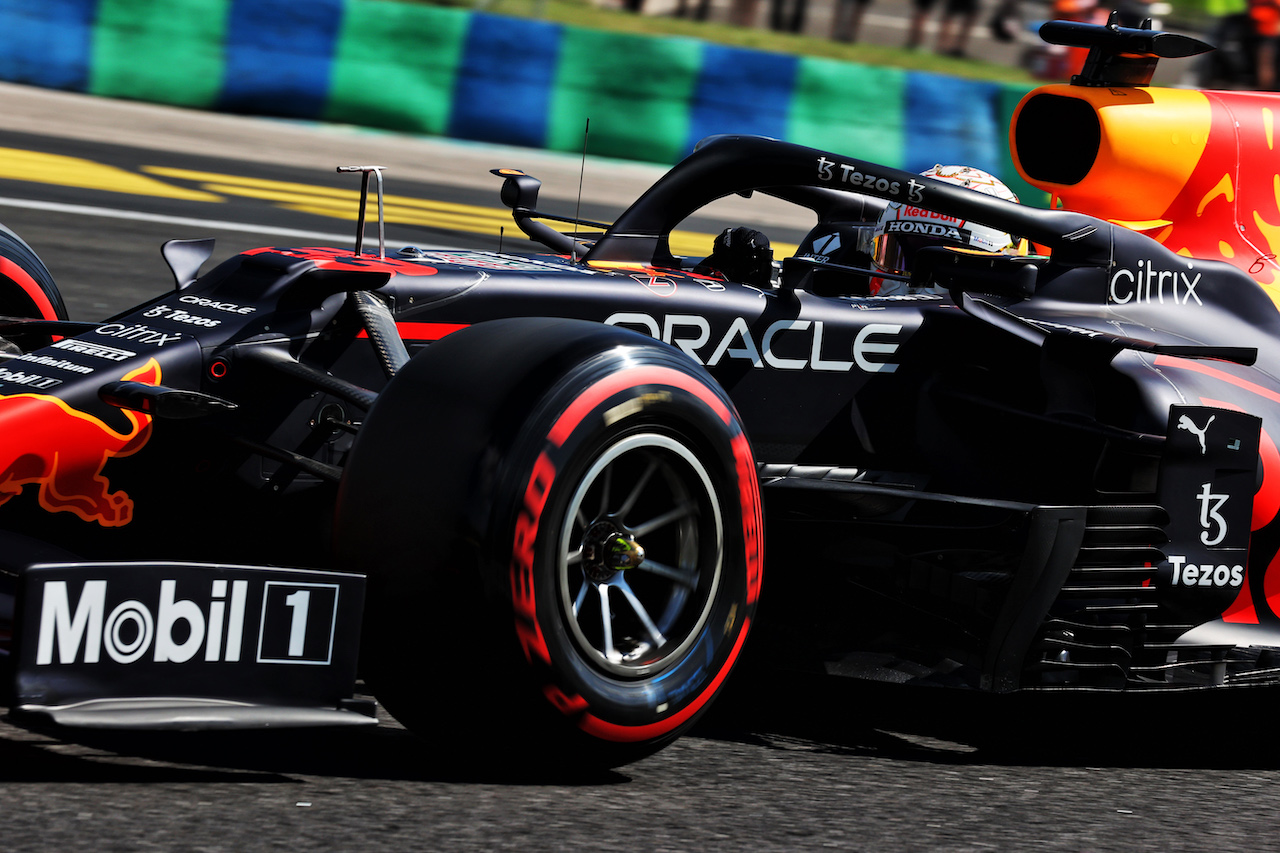 GP UNGHERIA, Max Verstappen (NLD) Red Bull Racing RB16B.
31.07.2021. Formula 1 World Championship, Rd 11, Hungarian Grand Prix, Budapest, Hungary, Qualifiche Day.
- www.xpbimages.com, EMail: requests@xpbimages.com © Copyright: Batchelor / XPB Images