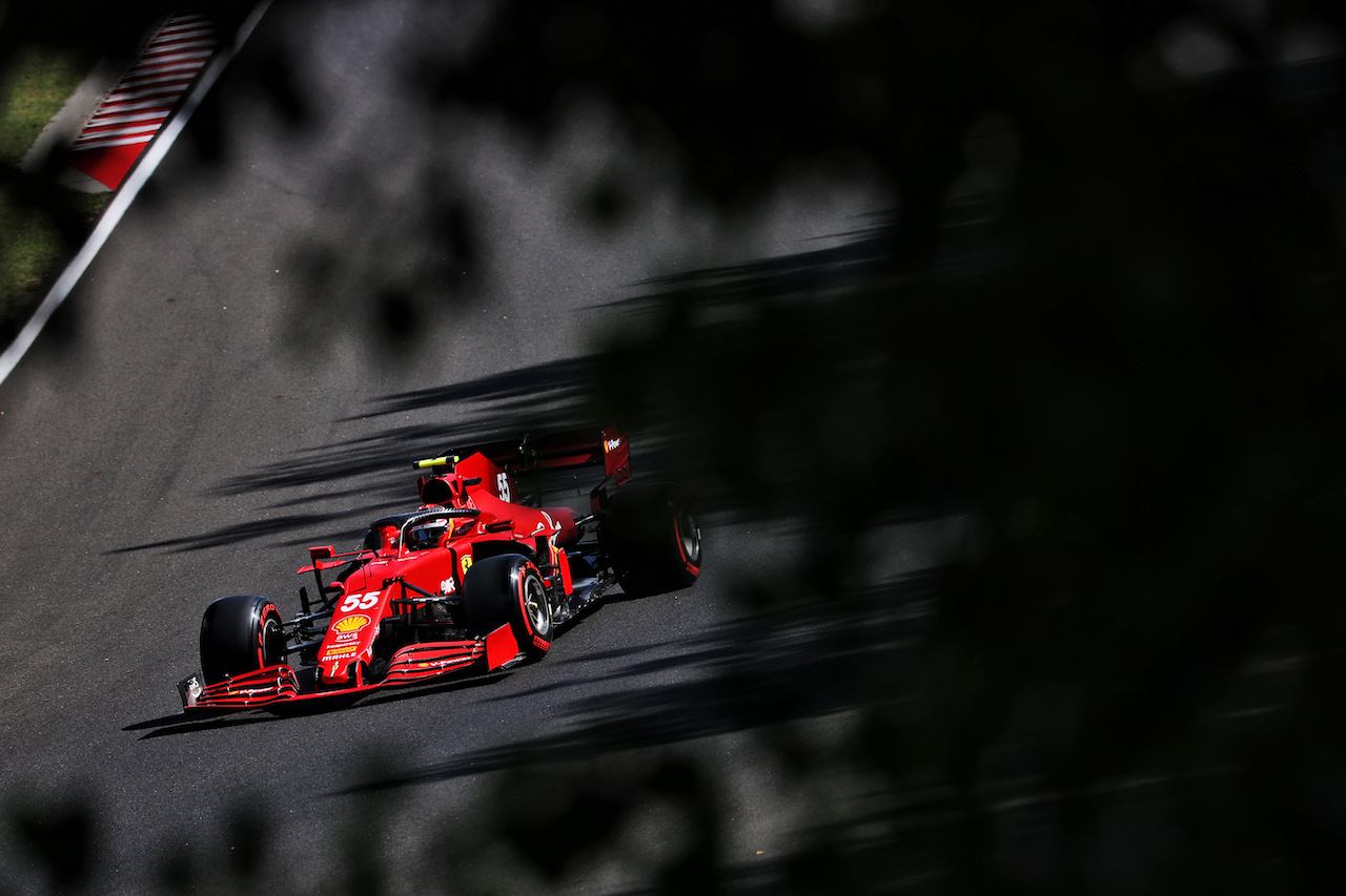 GP UNGHERIA, Carlos Sainz Jr (ESP) Ferrari SF-21.
31.07.2021. Formula 1 World Championship, Rd 11, Hungarian Grand Prix, Budapest, Hungary, Qualifiche Day.
- www.xpbimages.com, EMail: requests@xpbimages.com © Copyright: Batchelor / XPB Images