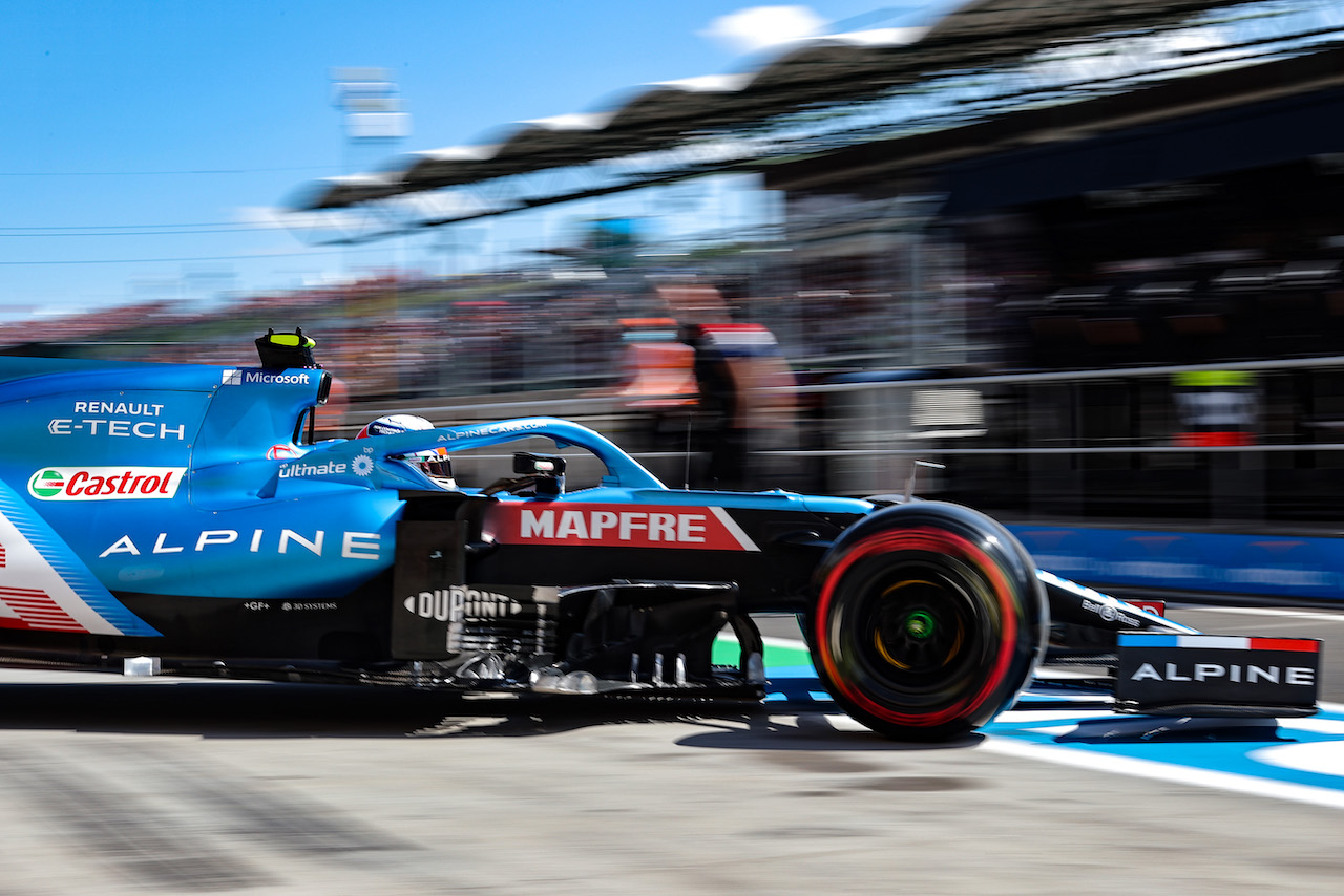 GP UNGHERIA, Esteban Ocon (FRA) Alpine F1 Team A521 leaves the pits.
31.07.2021. Formula 1 World Championship, Rd 11, Hungarian Grand Prix, Budapest, Hungary, Qualifiche Day.
- www.xpbimages.com, EMail: requests@xpbimages.com © Copyright: Charniaux / XPB Images