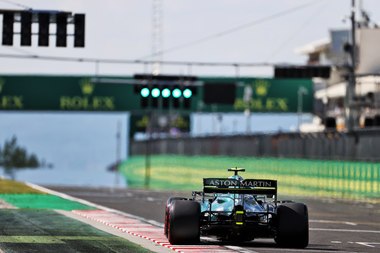 GP UNGHERIA, Sebastian Vettel (GER) Aston Martin F1 Team AMR21.
31.07.2021. Formula 1 World Championship, Rd 11, Hungarian Grand Prix, Budapest, Hungary, Qualifiche Day.
- www.xpbimages.com, EMail: requests@xpbimages.com © Copyright: Moy / XPB Images