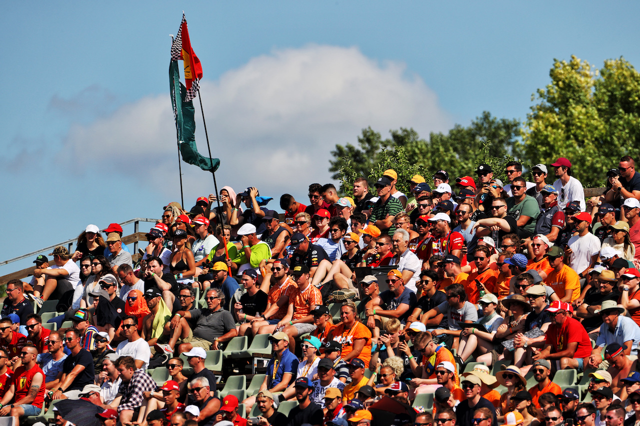 GP UNGHERIA, Circuit Atmosfera - fans in the grandstand.
31.07.2021. Formula 1 World Championship, Rd 11, Hungarian Grand Prix, Budapest, Hungary, Qualifiche Day.
- www.xpbimages.com, EMail: requests@xpbimages.com © Copyright: Moy / XPB Images