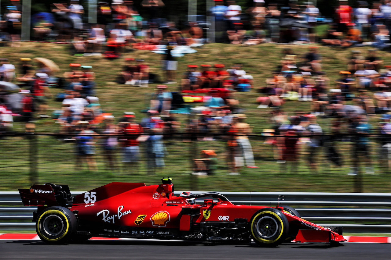 GP UNGHERIA, Carlos Sainz Jr (ESP) Ferrari SF-21.
31.07.2021. Formula 1 World Championship, Rd 11, Hungarian Grand Prix, Budapest, Hungary, Qualifiche Day.
- www.xpbimages.com, EMail: requests@xpbimages.com © Copyright: Batchelor / XPB Images