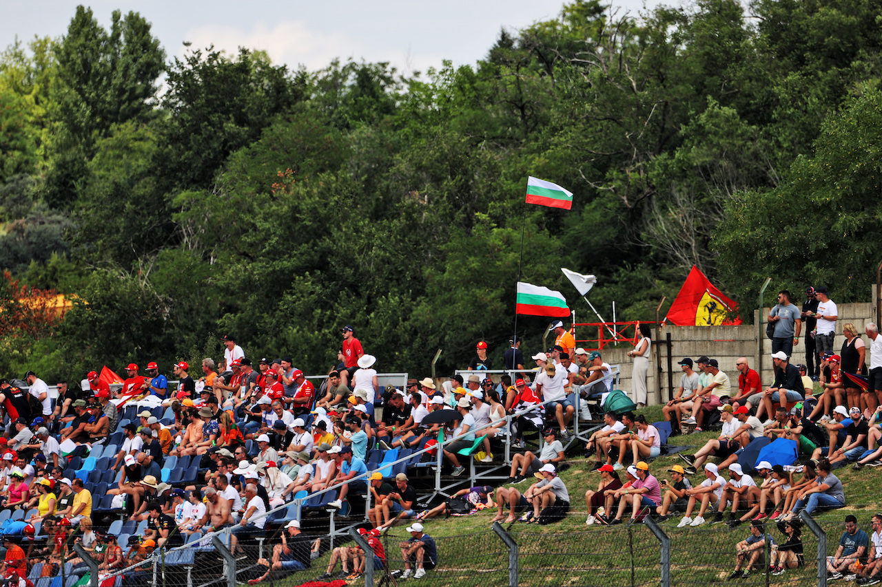 GP UNGHERIA, Circuit Atmosfera - fans in the grandstand.
31.07.2021. Formula 1 World Championship, Rd 11, Hungarian Grand Prix, Budapest, Hungary, Qualifiche Day.
- www.xpbimages.com, EMail: requests@xpbimages.com © Copyright: Moy / XPB Images
