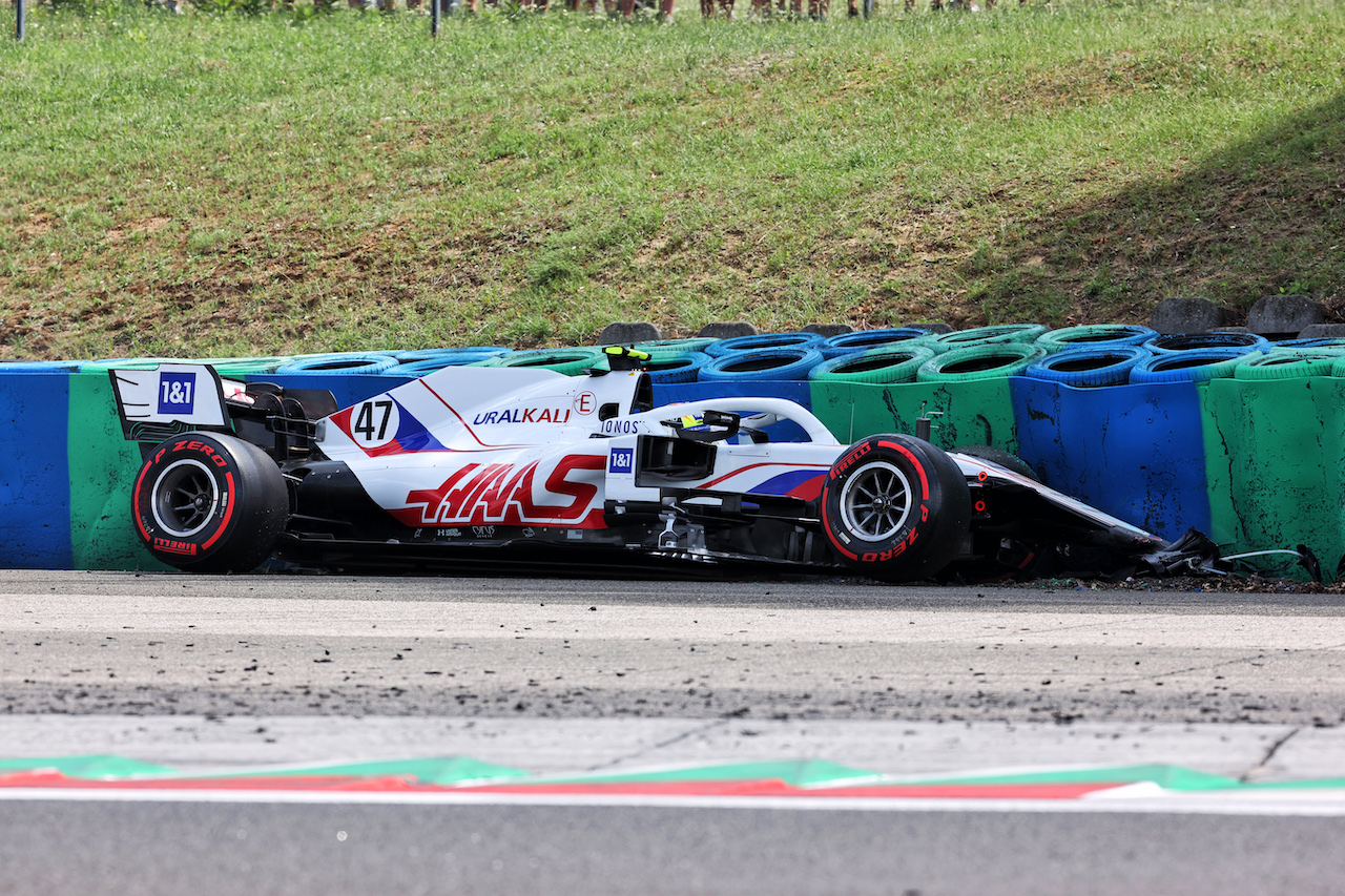 GP UNGHERIA, Mick Schumacher (GER) Haas VF-21 crashed in the second practice session.
31.07.2021. Formula 1 World Championship, Rd 11, Hungarian Grand Prix, Budapest, Hungary, Qualifiche Day.
- www.xpbimages.com, EMail: requests@xpbimages.com © Copyright: Batchelor / XPB Images