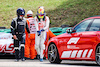 GP UNGHERIA, Mick Schumacher (GER) Haas VF-21 with Dr Ian Roberts (GBR) FIA Doctor after he crashed in the second practice session.
31.07.2021. Formula 1 World Championship, Rd 11, Hungarian Grand Prix, Budapest, Hungary, Qualifiche Day.
- www.xpbimages.com, EMail: requests@xpbimages.com © Copyright: Batchelor / XPB Images