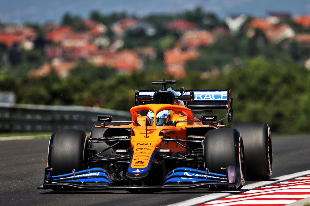 GP UNGHERIA, Daniel Ricciardo (AUS) McLaren MCL35M.
30.07.2021. Formula 1 World Championship, Rd 11, Hungarian Grand Prix, Budapest, Hungary, Practice Day.
- www.xpbimages.com, EMail: requests@xpbimages.com © Copyright: Moy / XPB Images