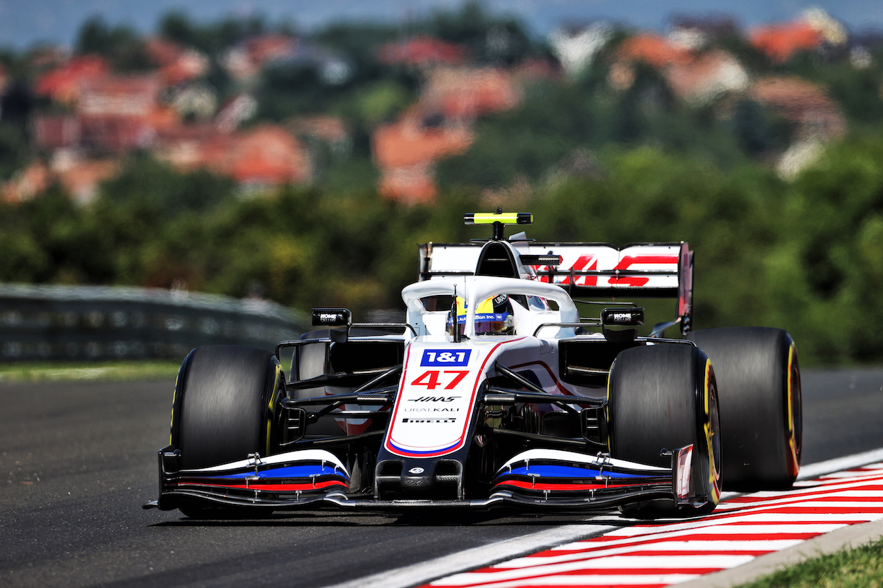 GP UNGHERIA, Mick Schumacher (GER) Haas VF-21.
30.07.2021. Formula 1 World Championship, Rd 11, Hungarian Grand Prix, Budapest, Hungary, Practice Day.
- www.xpbimages.com, EMail: requests@xpbimages.com © Copyright: Moy / XPB Images