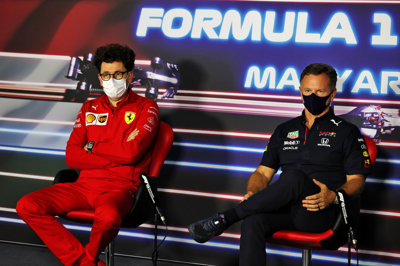 GP UNGHERIA, (L to R): Mattia Binotto (ITA) Ferrari Team Principal e Christian Horner (GBR) Red Bull Racing Team Principal in the FIA Press Conference.
30.07.2021. Formula 1 World Championship, Rd 11, Hungarian Grand Prix, Budapest, Hungary, Practice Day.
- www.xpbimages.com, EMail: requests@xpbimages.com © Copyright: Moy / XPB Images