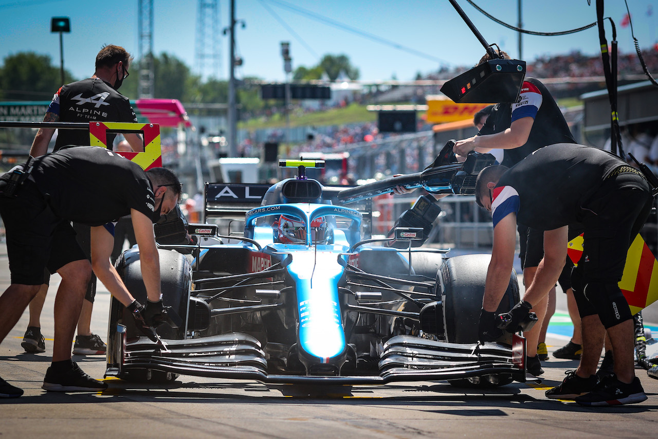 GP UNGHERIA, Esteban Ocon (FRA) Alpine F1 Team A521.
30.07.2021. Formula 1 World Championship, Rd 11, Hungarian Grand Prix, Budapest, Hungary, Practice Day.
- www.xpbimages.com, EMail: requests@xpbimages.com © Copyright: Charniaux / XPB Images