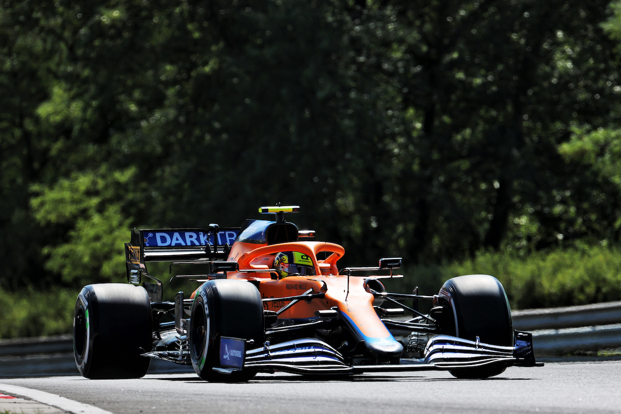 GP UNGHERIA, Lando Norris (GBR) McLaren MCL35M.
30.07.2021. Formula 1 World Championship, Rd 11, Hungarian Grand Prix, Budapest, Hungary, Practice Day.
- www.xpbimages.com, EMail: requests@xpbimages.com © Copyright: Batchelor / XPB Images