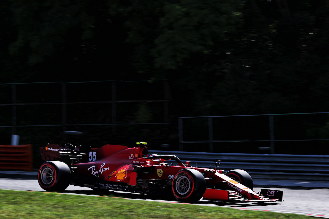 GP UNGHERIA, Carlos Sainz Jr (ESP) Ferrari SF-21.
30.07.2021. Formula 1 World Championship, Rd 11, Hungarian Grand Prix, Budapest, Hungary, Practice Day.
- www.xpbimages.com, EMail: requests@xpbimages.com © Copyright: Batchelor / XPB Images
