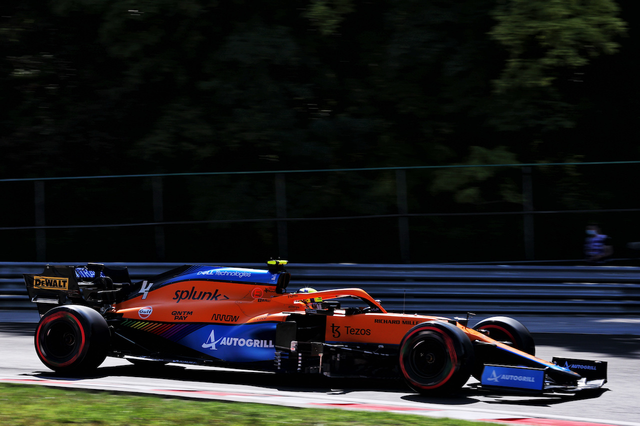 GP UNGHERIA, Lando Norris (GBR) McLaren MCL35M.
30.07.2021. Formula 1 World Championship, Rd 11, Hungarian Grand Prix, Budapest, Hungary, Practice Day.
- www.xpbimages.com, EMail: requests@xpbimages.com © Copyright: Batchelor / XPB Images