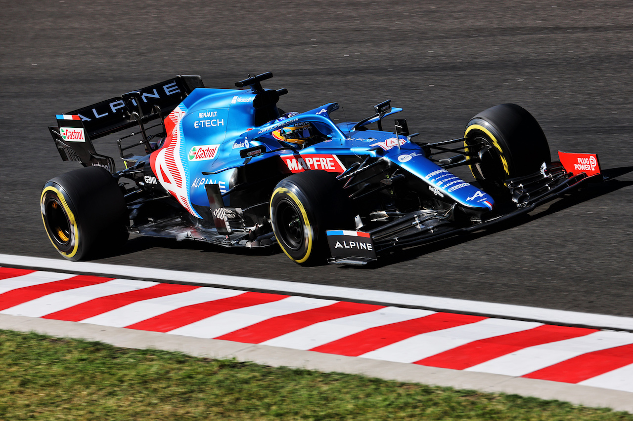 GP UNGHERIA, Fernando Alonso (ESP) Alpine F1 Team A521.
30.07.2021. Formula 1 World Championship, Rd 11, Hungarian Grand Prix, Budapest, Hungary, Practice Day.
- www.xpbimages.com, EMail: requests@xpbimages.com © Copyright: Batchelor / XPB Images