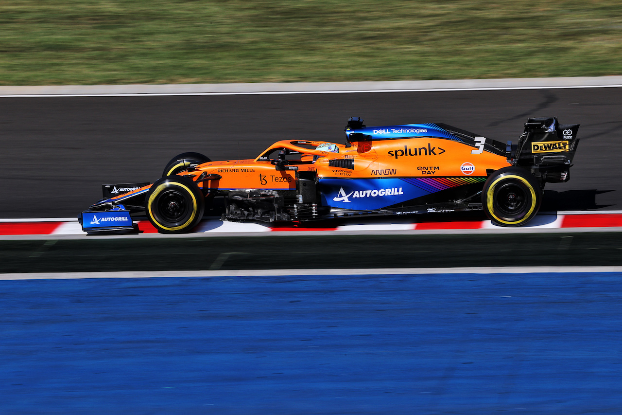 GP UNGHERIA, Lando Norris (GBR) McLaren MCL35M.
30.07.2021. Formula 1 World Championship, Rd 11, Hungarian Grand Prix, Budapest, Hungary, Practice Day.
- www.xpbimages.com, EMail: requests@xpbimages.com © Copyright: Moy / XPB Images