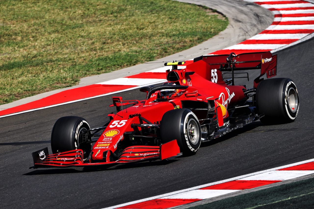 GP UNGHERIA, Carlos Sainz Jr (ESP) Ferrari SF-21.
30.07.2021. Formula 1 World Championship, Rd 11, Hungarian Grand Prix, Budapest, Hungary, Practice Day.
- www.xpbimages.com, EMail: requests@xpbimages.com © Copyright: Moy / XPB Images