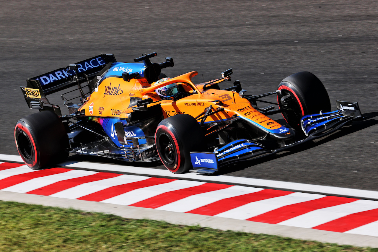GP UNGHERIA, Daniel Ricciardo (AUS) McLaren MCL35M.
30.07.2021. Formula 1 World Championship, Rd 11, Hungarian Grand Prix, Budapest, Hungary, Practice Day.
- www.xpbimages.com, EMail: requests@xpbimages.com © Copyright: Batchelor / XPB Images