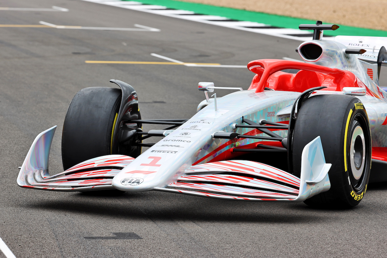 PRESENTAZIONE MONOPOSTO 2022