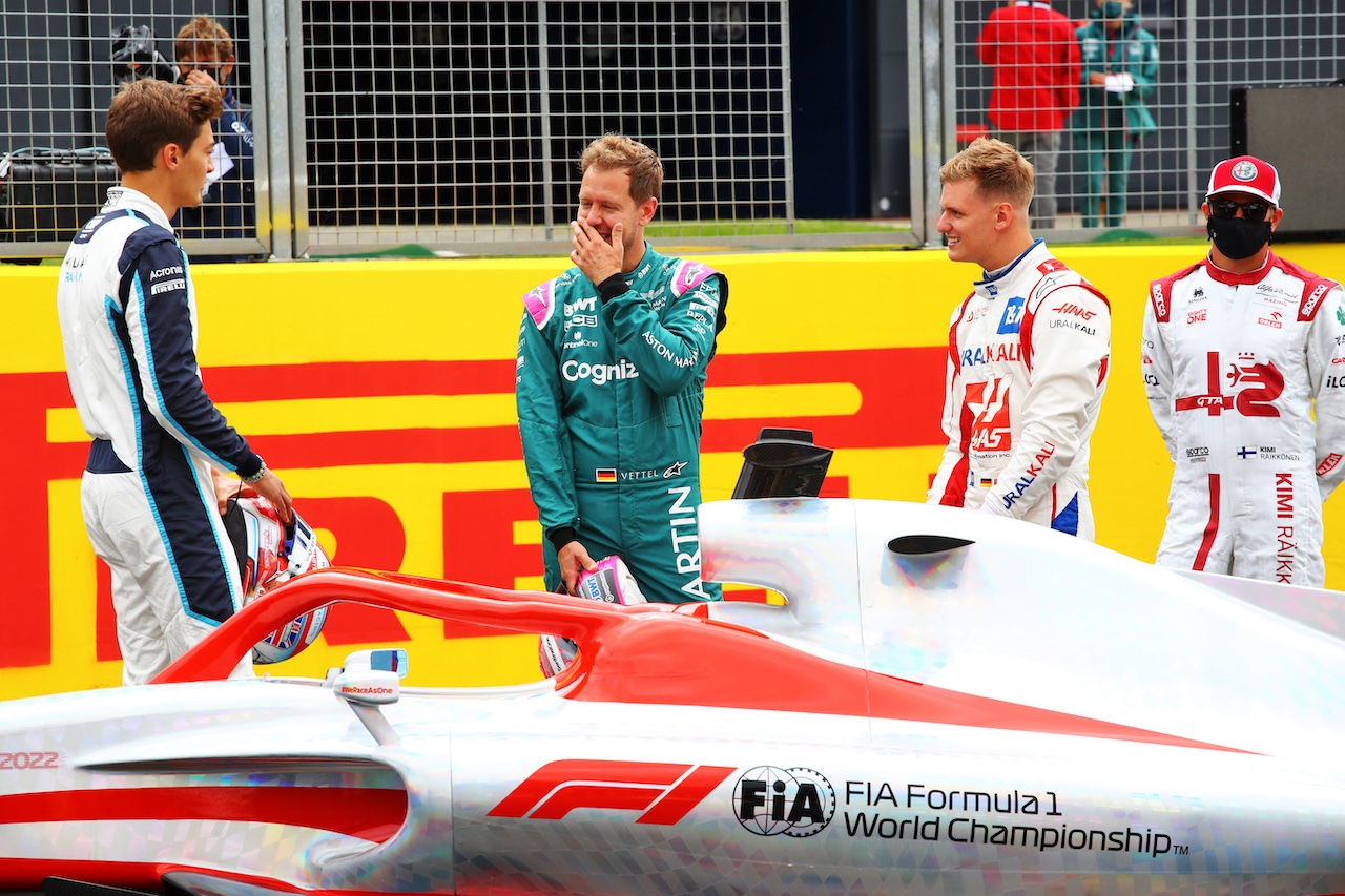 PRESENTAZIONE MONOPOSTO 2022, (L to R): George Russell (GBR) Williams Racing; Sebastian Vettel (GER) Aston Martin F1 Team; e Mick Schumacher (GER) Haas F1 Team - 2022 Car Launch.
15.07.2021. Formula 1 World Championship, Rd 10, British Grand Prix, Silverstone, England, Preparation Day.
 - www.xpbimages.com, EMail: requests@xpbimages.com © Copyright: Davenport / XPB Images