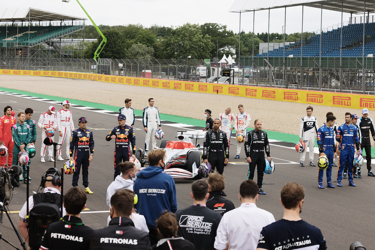 PRESENTAZIONE MONOPOSTO 2022