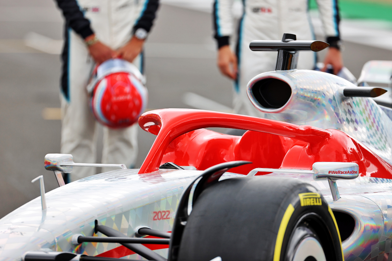 PRESENTAZIONE MONOPOSTO 2022, 2022 Car Launch - Halo cockpit cover detail.
15.07.2021. Formula 1 World Championship, Rd 10, British Grand Prix, Silverstone, England, Preparation Day.
- www.xpbimages.com, EMail: requests@xpbimages.com © Copyright: Batchelor / XPB Images