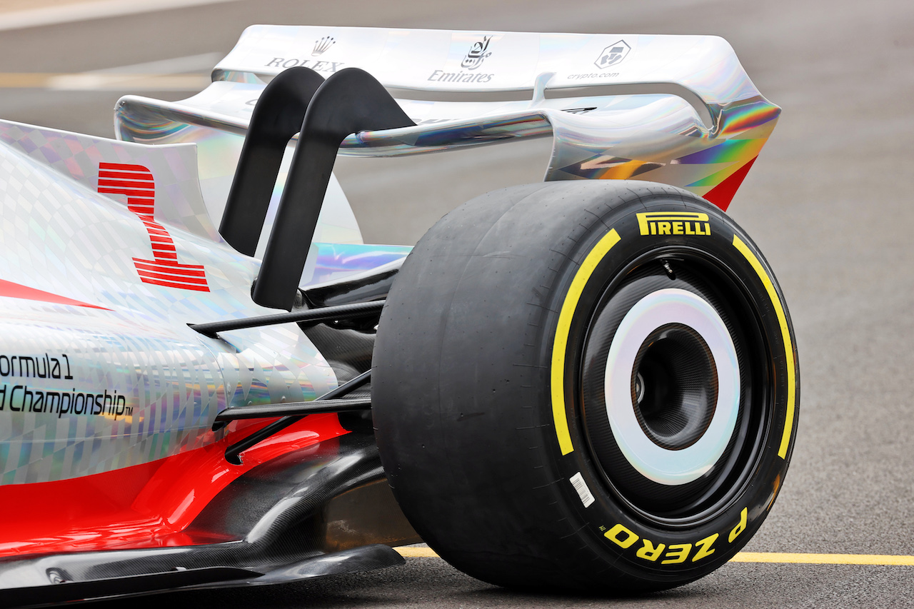 PRESENTAZIONE MONOPOSTO 2022, 2022 Car Launch - rear wing e rear suspension detail.
15.07.2021. Formula 1 World Championship, Rd 10, British Grand Prix, Silverstone, England, Preparation Day.
- www.xpbimages.com, EMail: requests@xpbimages.com © Copyright: Batchelor / XPB Images