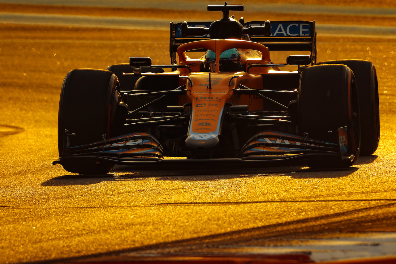 TEST ABU DHABI, Daniel Ricciardo (AUS), McLaren F1 Team 
14.12.2021. Formula 1 Testing, Yas Marina Circuit, Abu Dhabi, Tuesday.
- www.xpbimages.com, EMail: requests@xpbimages.com ¬© Copyright: Charniaux / XPB Images