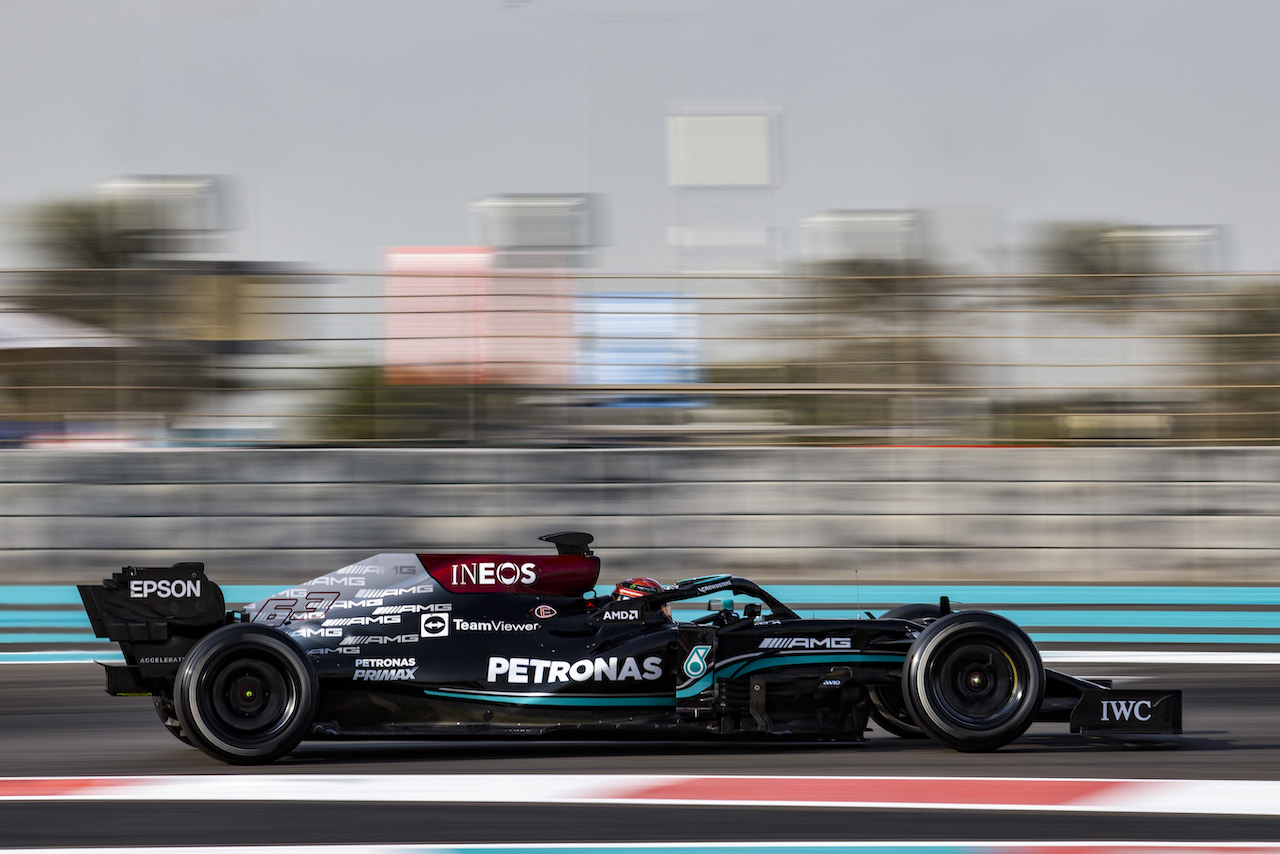 TEST ABU DHABI, George Russell (GBR), Mercedes AMG F1 
14.12.2021. Formula 1 Testing, Yas Marina Circuit, Abu Dhabi, Tuesday.
- www.xpbimages.com, EMail: requests@xpbimages.com © Copyright: Charniaux / XPB Images