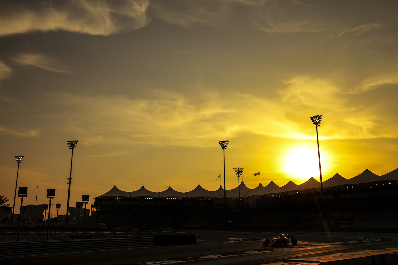 TEST ABU DHABI, Patricio O'Ward (MEX, McLaren F1 Team  
14.12.2021. Formula 1 Testing, Yas Marina Circuit, Abu Dhabi, Tuesday.
- www.xpbimages.com, EMail: requests@xpbimages.com © Copyright: Charniaux / XPB Images