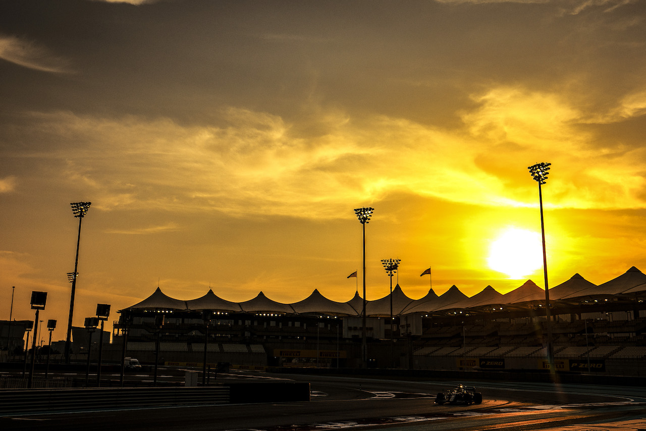 TEST ABU DHABI, Nick Yelloly (GBR), Aston Marting Racing 
14.12.2021. Formula 1 Testing, Yas Marina Circuit, Abu Dhabi, Tuesday.
- www.xpbimages.com, EMail: requests@xpbimages.com © Copyright: Charniaux / XPB Images