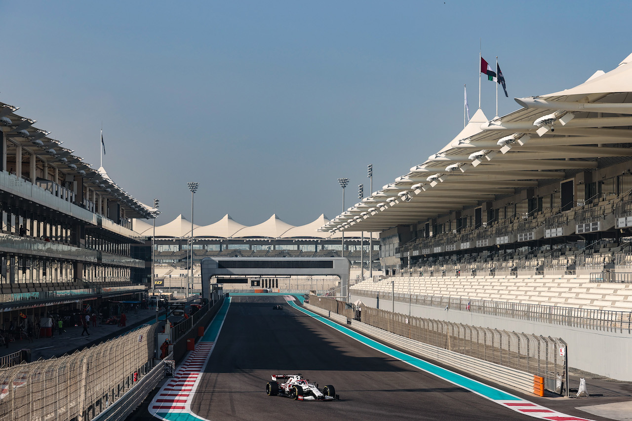 TEST ABU DHABI, Valtteri Bottas (FIN), Alfa Romeo Racing 
14.12.2021. Formula 1 Testing, Yas Marina Circuit, Abu Dhabi, Tuesday.
- www.xpbimages.com, EMail: requests@xpbimages.com ¬© Copyright: Charniaux / XPB Images