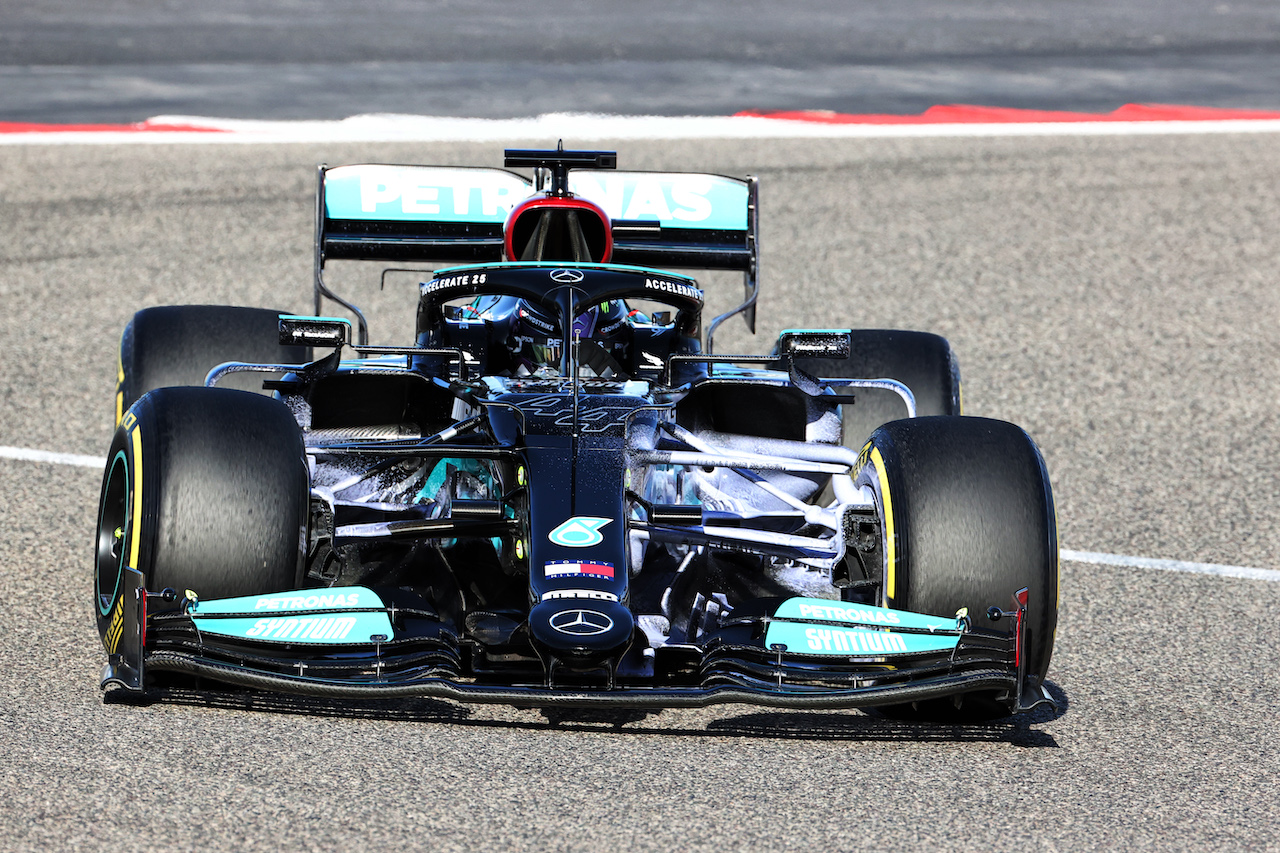 TEST BAHRAIN, Lewis Hamilton (GBR) Mercedes AMG F1 W12 running flow-vis paint.
14.03.2021. Formula 1 Testing, Sakhir, Bahrain, Day Three.
- www.xpbimages.com, EMail: requests@xpbimages.com © Copyright: Batchelor / XPB Images