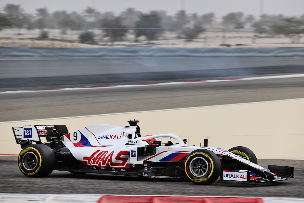 TEST BAHRAIN, Nikita Mazepin (RUS) Haas F1 Team VF-21.
12.03.2021. Formula 1 Testing, Sakhir, Bahrain, Day One.
- www.xpbimages.com, EMail: requests@xpbimages.com © Copyright: Batchelor / XPB Images