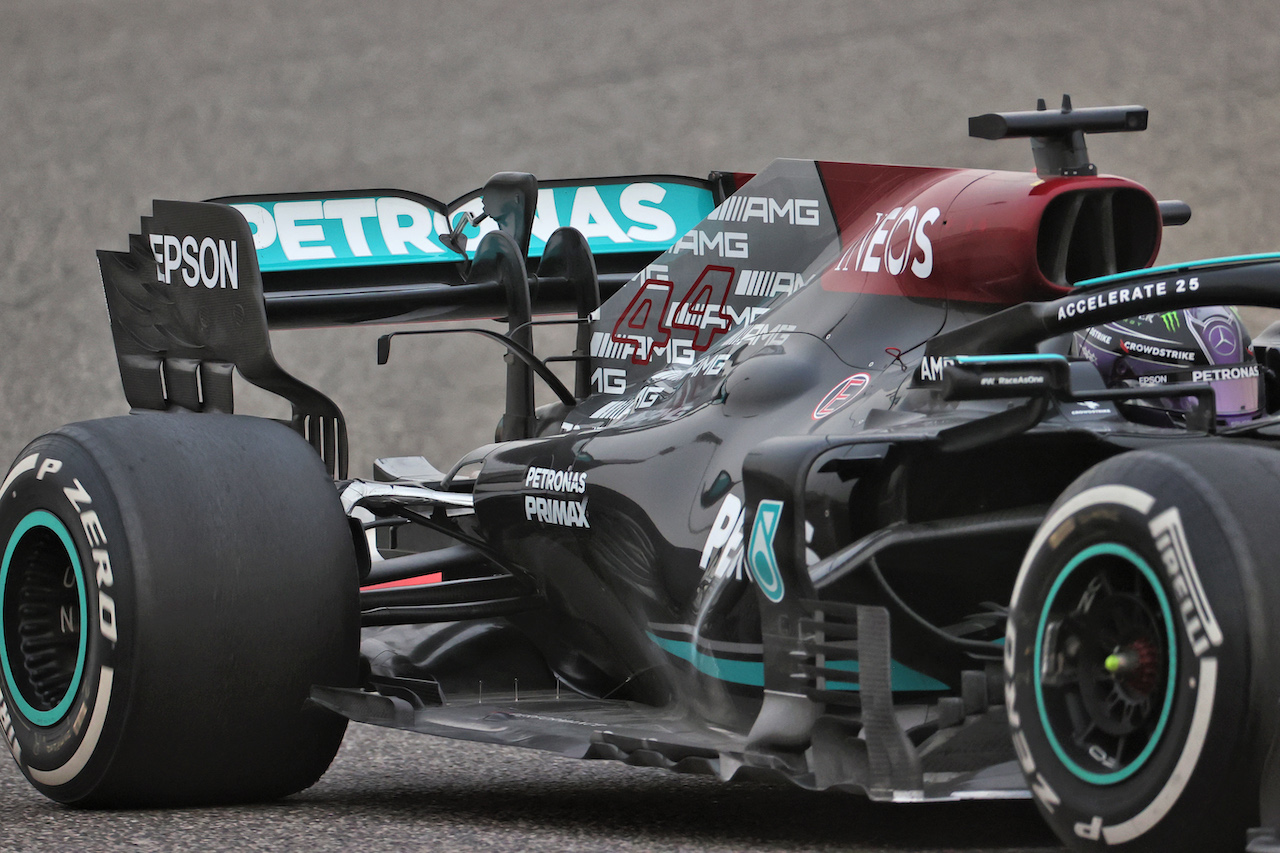 TEST BAHRAIN, Lewis Hamilton (GBR) Mercedes AMG F1 W12 - rear wing detail.
12.03.2021. Formula 1 Testing, Sakhir, Bahrain, Day One.
- www.xpbimages.com, EMail: requests@xpbimages.com © Copyright: Batchelor / XPB Images