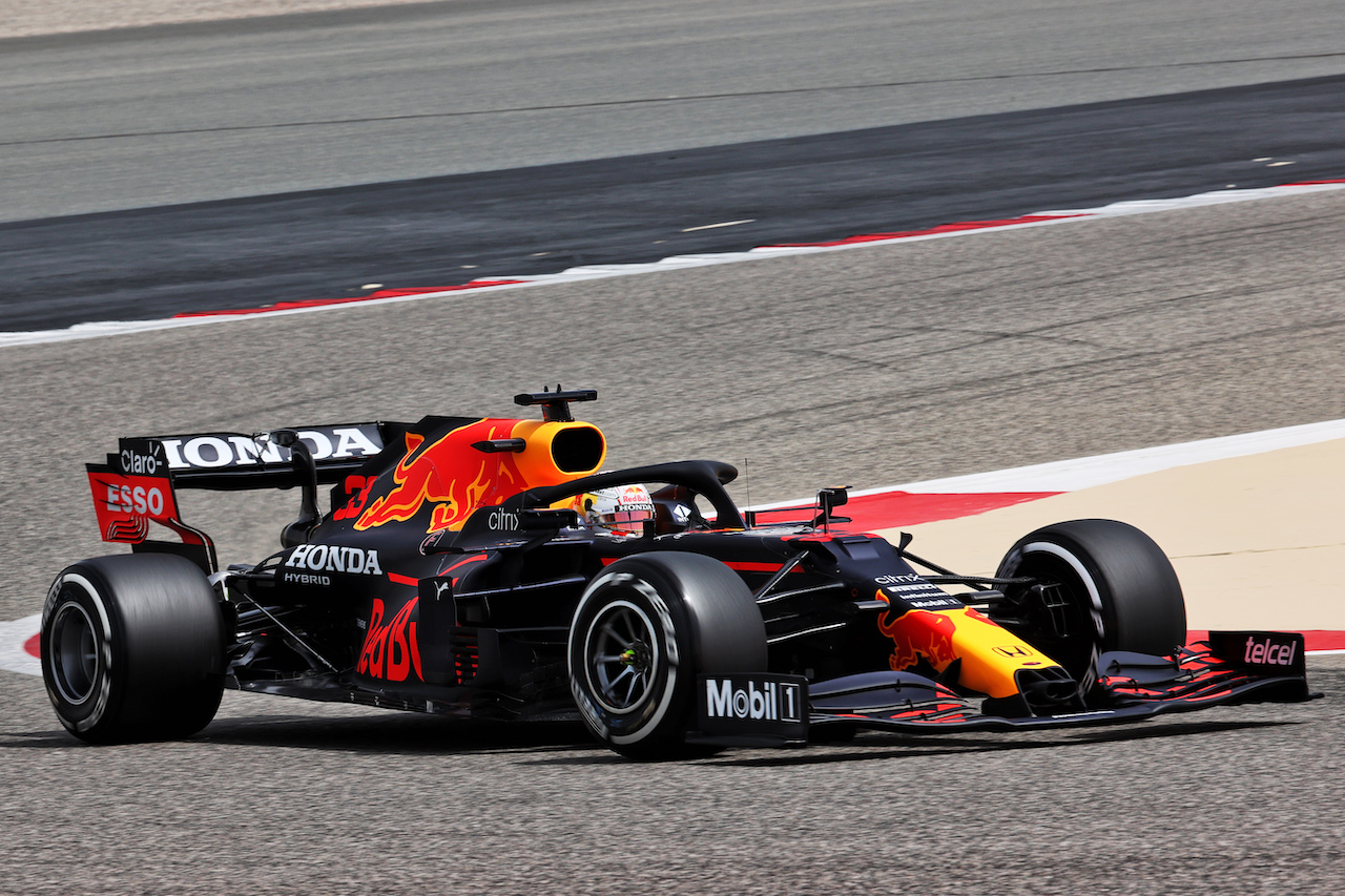 TEST BAHRAIN, Max Verstappen (NLD) Red Bull Racing RB16B.
12.03.2021. Formula 1 Testing, Sakhir, Bahrain, Day One.
- www.xpbimages.com, EMail: requests@xpbimages.com © Copyright: Batchelor / XPB Images