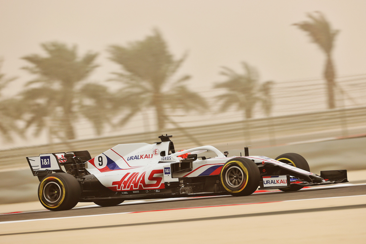 TEST BAHRAIN, Nikita Mazepin (RUS) Haas F1 Team VF-21.
12.03.2021. Formula 1 Testing, Sakhir, Bahrain, Day One.
- www.xpbimages.com, EMail: requests@xpbimages.com © Copyright: Charniaux / XPB Images