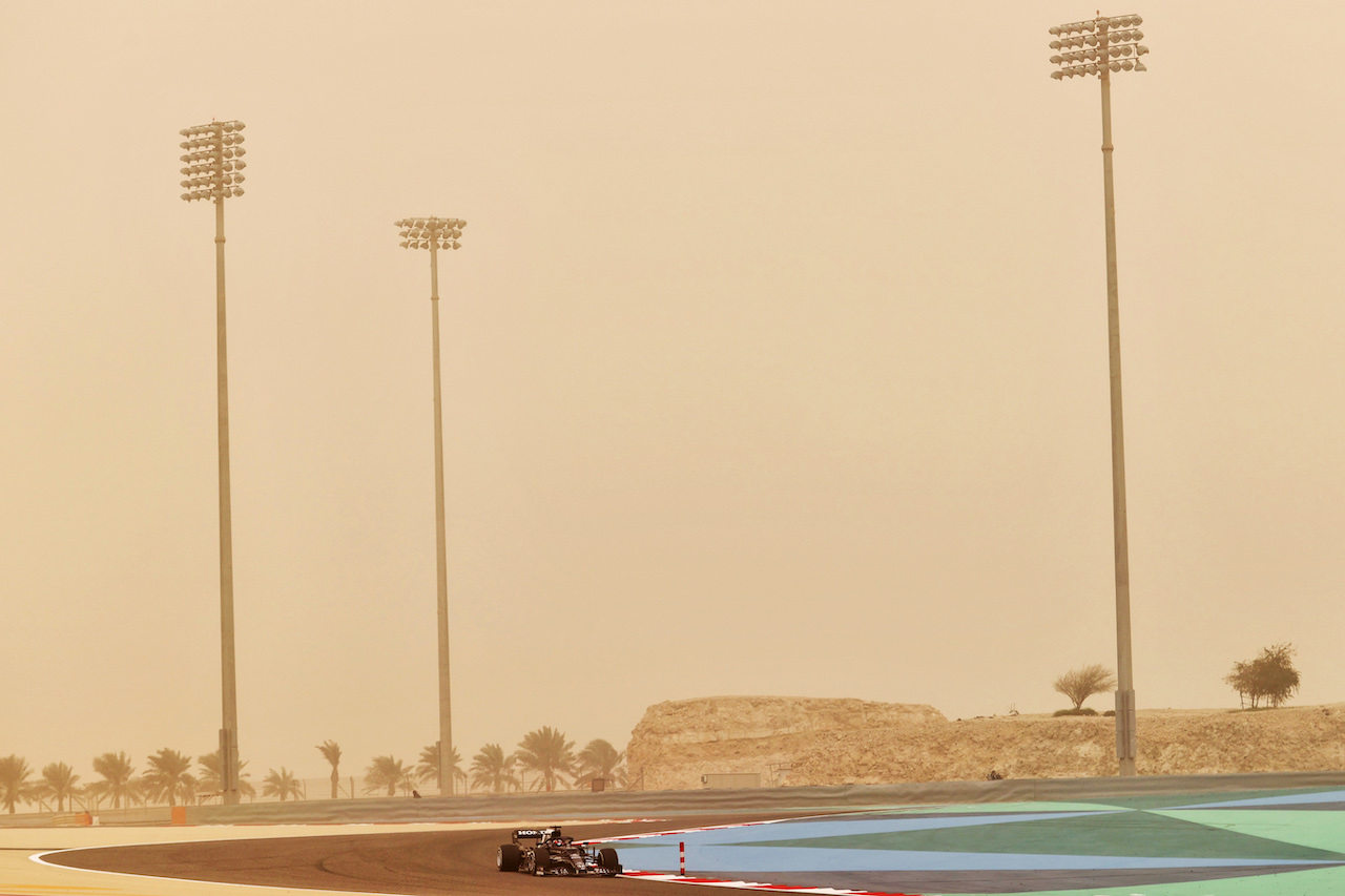 TEST BAHRAIN, Lewis Hamilton (GBR) Mercedes AMG F1 W12.
12.03.2021. Formula 1 Testing, Sakhir, Bahrain, Day One.
- www.xpbimages.com, EMail: requests@xpbimages.com © Copyright: Charniaux / XPB Images