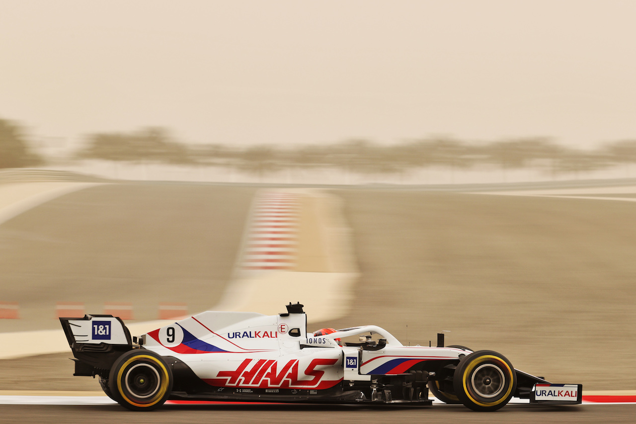 TEST BAHRAIN, Nikita Mazepin (RUS) Haas F1 Team VF-21.
12.03.2021. Formula 1 Testing, Sakhir, Bahrain, Day One.
- www.xpbimages.com, EMail: requests@xpbimages.com © Copyright: Charniaux / XPB Images