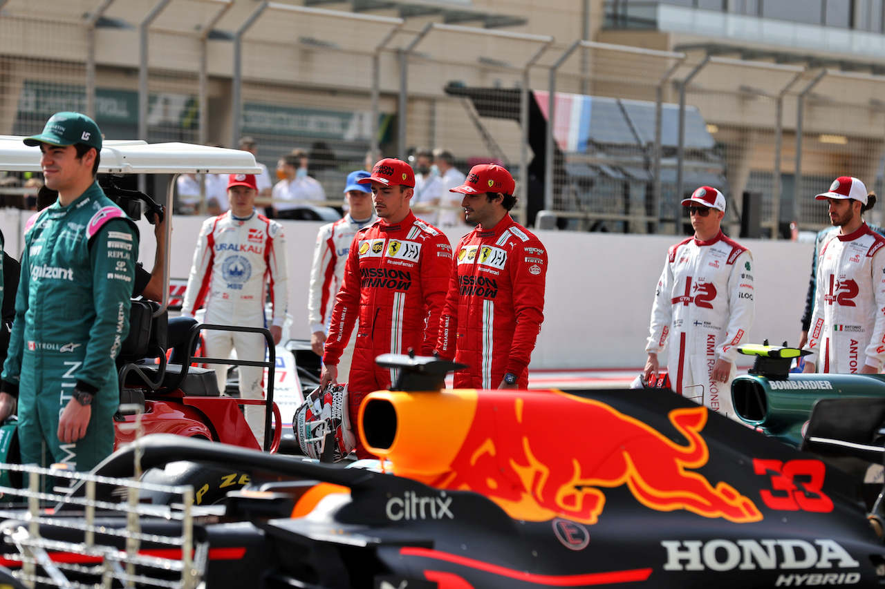 TEST BAHRAIN, (L to R): Charles Leclerc (MON) Ferrari e Carlos Sainz Jr (ESP) Ferrari.
12.03.2021. Formula 1 Testing, Sakhir, Bahrain, Day One.
- www.xpbimages.com, EMail: requests@xpbimages.com © Copyright: Batchelor / XPB Images