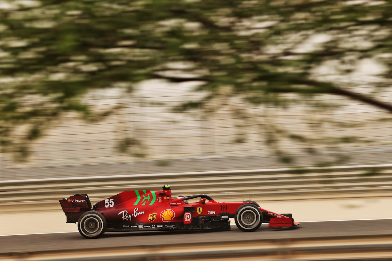 TEST BAHRAIN, Carlos Sainz Jr (ESP) Ferrari SF-21.
12.03.2021. Formula 1 Testing, Sakhir, Bahrain, Day One.
- www.xpbimages.com, EMail: requests@xpbimages.com © Copyright: Charniaux / XPB Images