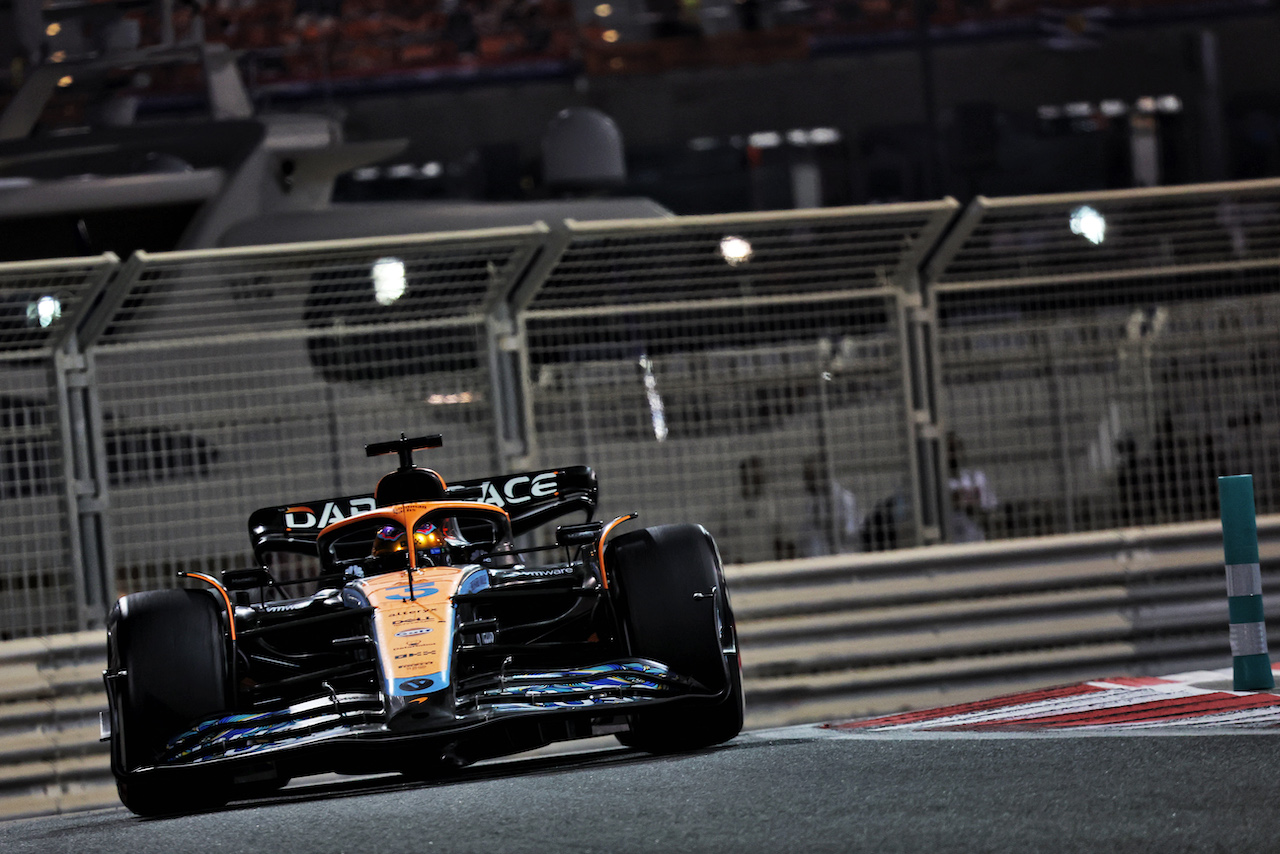 GP ABU DHABI, Daniel Ricciardo (AUS) McLaren MCL36.
20.11.2022. Formula 1 World Championship, Rd 22, Abu Dhabi Grand Prix, Yas Marina Circuit, Abu Dhabi, Gara Day.
- www.xpbimages.com, EMail: requests@xpbimages.com © Copyright: Bearne / XPB Images