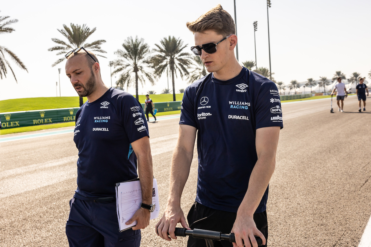GP ABU DHABI, Logan Sargeant (USA) Williams Racing Academy Driver rides the circuit.
17.11.2022. Formula 1 World Championship, Rd 22, Abu Dhabi Grand Prix, Yas Marina Circuit, Abu Dhabi, Preparation Day.
- www.xpbimages.com, EMail: requests@xpbimages.com © Copyright: Bearne / XPB Images